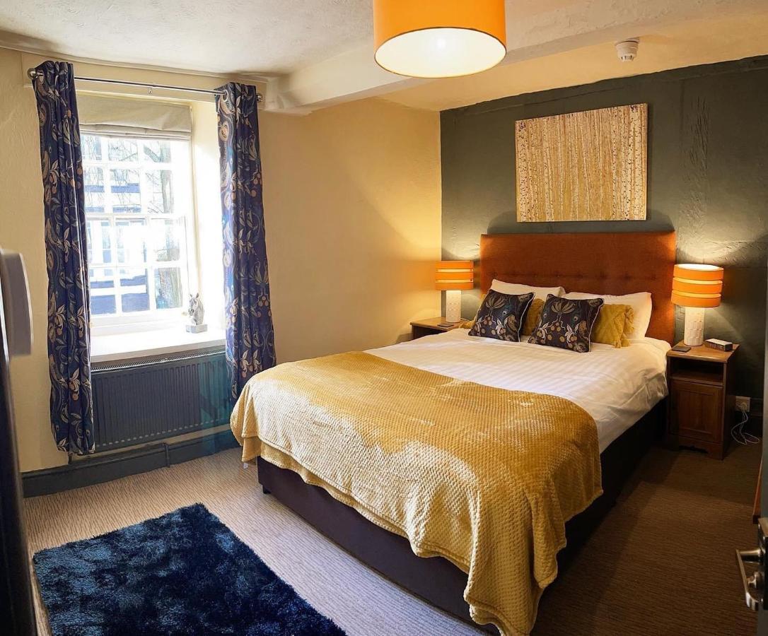 The Coach And Horses Inn Chepstow Extérieur photo