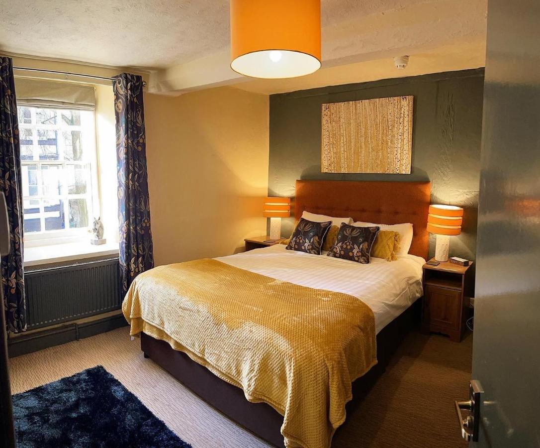 The Coach And Horses Inn Chepstow Extérieur photo