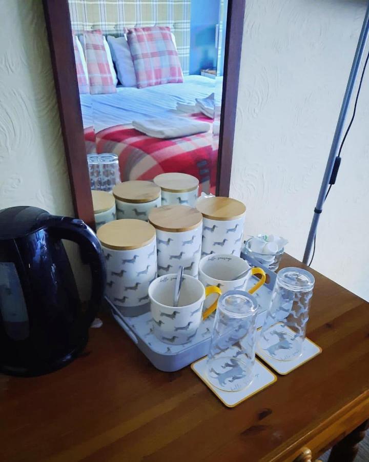 The Coach And Horses Inn Chepstow Extérieur photo