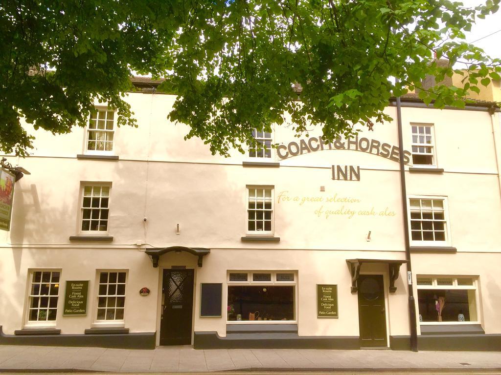 The Coach And Horses Inn Chepstow Extérieur photo