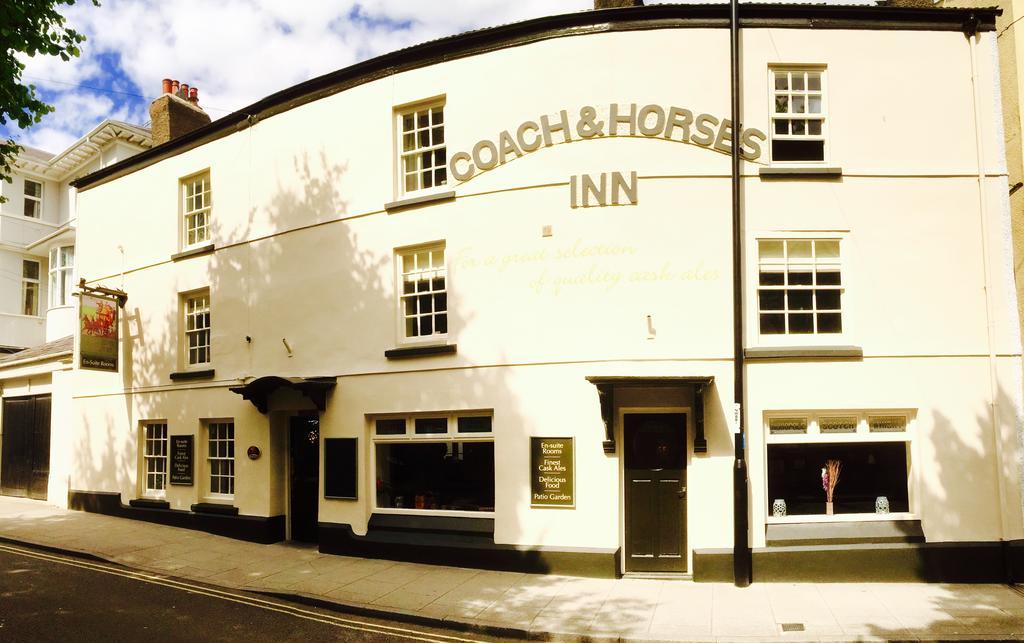 The Coach And Horses Inn Chepstow Extérieur photo